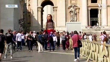 Mülteci Kukla "Küçük Emel" Vatikan’da