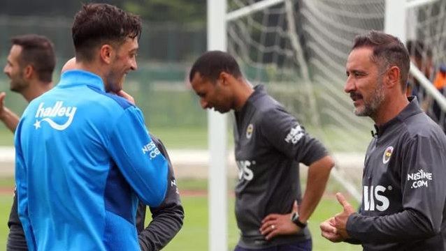 Vitor Pereira kararını verdi! Fenerbahçe'de Mesut Özil, Sivasspor maçıyla ilk 11'e dönüyor