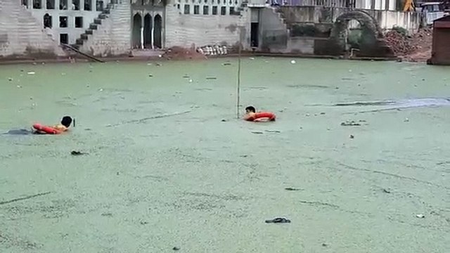 छोटे तालाब में नहाने उतरे चार युवकों में से एक डूबा, ढाई घंटे बाद मिला शव