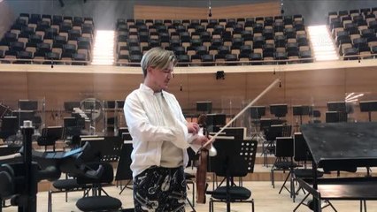 Rus kemancı Yury Revich'ten CSO'ya övgü: "Mars'tan gelmiş bir uzay mekiğine benziyor"