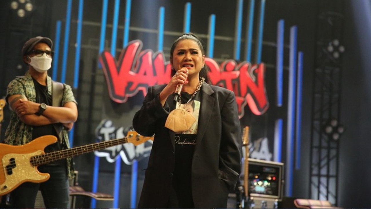 Vaksin Slank untuk Indonesia -  Rahasia Vina Panduwinata Tetap Eksis Bermusik hingga Puluhan Tahun