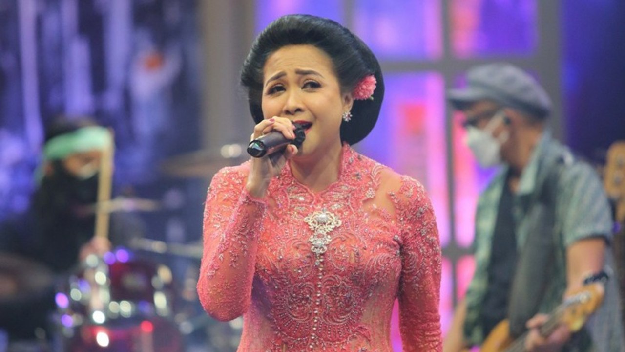 Vaksin Slank untuk Indonesia - Sundari Soekotjo Mencintai Musik Keroncong Sejak Kecil