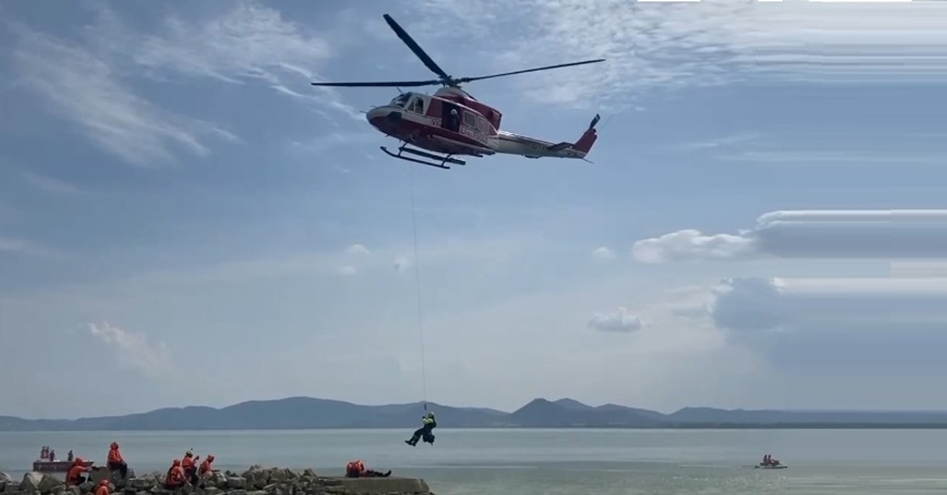 Castiglione del Lago (PG) - Vigili del Fuoco, prove di soccorso sul Lago Trasimeno (11.09.21)