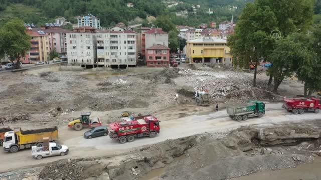 KASTAMONU - Sel felaketinin üzerinden 1 ay geçen Bozkurt'ta yaralar sarılmaya devam ediyor