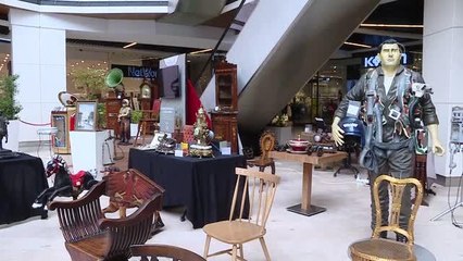 Nostaljik müzik kutusu "Jukebox" ve antika eserler online müzayedeye çıkıyor