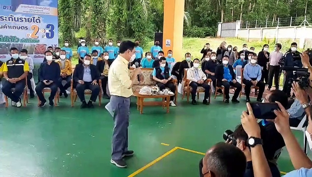 “จุรินทร์” ออนทัวร์ชุมพร ชาวสวนยิ้มวันนี้ปาล์มราคาทะลุ 7.20 บาท พร้อมเดินหน้าประกันรายได้ ลุยมอบโฉนดคืน 86 ราย ช่วยซื้อหนี้กองทุนฟื้นฟูช่วย