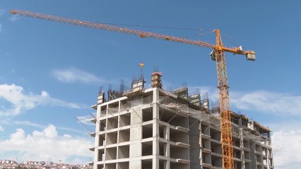تركيا.. اتحاد مقاولي البناء يعلق نشاطه احتجاجا على ارتفاع أسعار الإسمنت