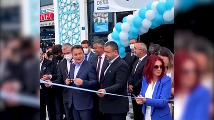 Babacan'dan kurdele kesen çocuğa: Dikkat et kafana yumruk gelmesin