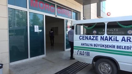 Fotoğraf çekme bahanesiyle çıktığı 109 metrelik kuleden ölüme atladı