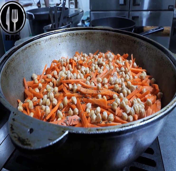 Arroz Frito con Carne al Vapor al Estilo Uzbeko