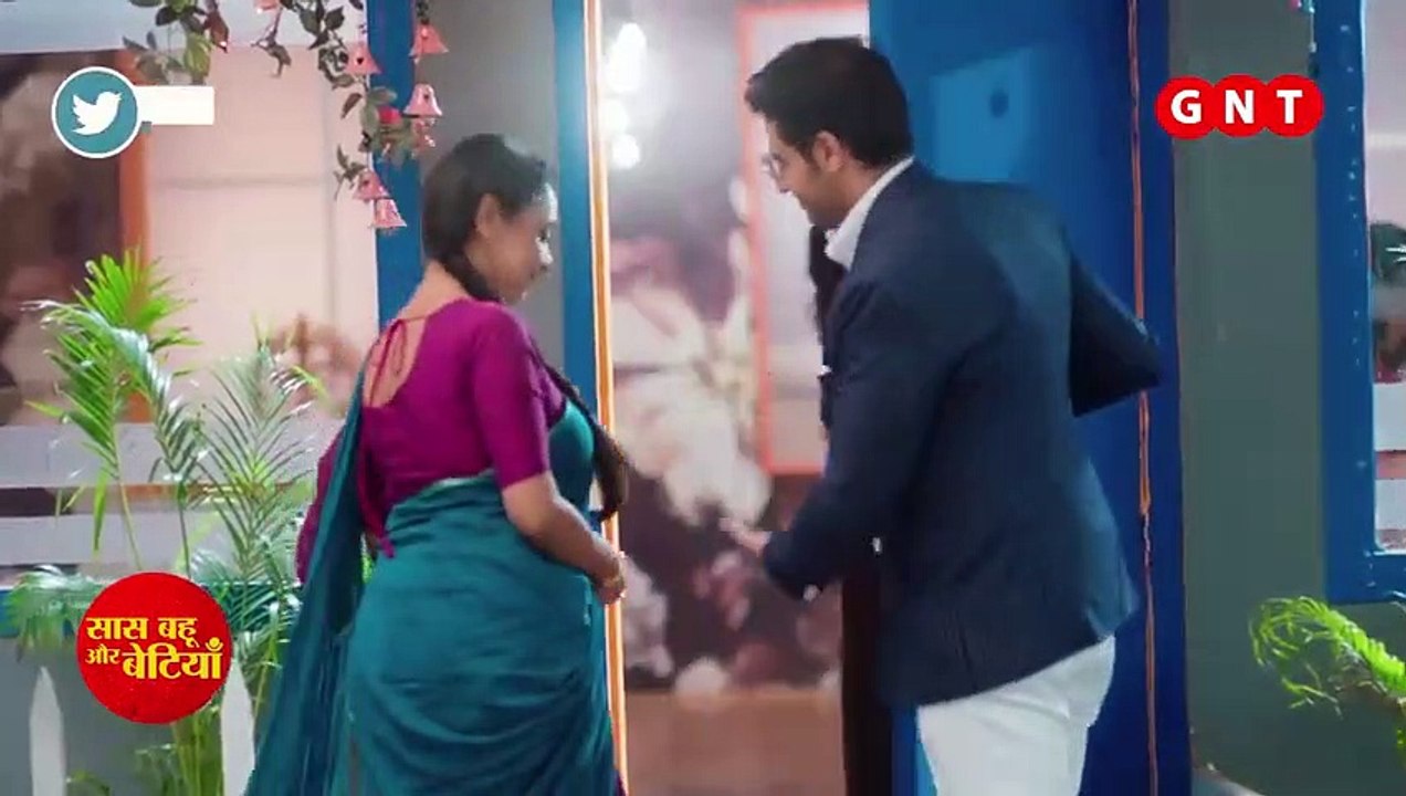 Anupamaa- Anuj Gives Anupmaa SURPRISE At Cafe.