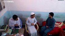 شاهد: رجال دين من الهزارة الأفغان في النجف يعبرون عن خوفهم وقلقهم بعد سيطرة طالبان