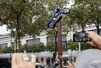 Statue en hommage à Johnny : « On a enfin un lieu pour se recueillir », s'enthousiasment les fans