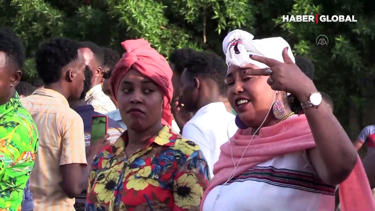 Miladı takvimi geriden takip eden Etiyopyalılar 2014 yılını kutladı