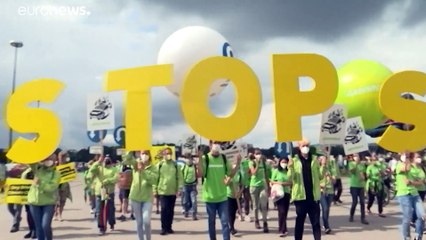 Munich : des militants écologistes manifestent contre le salon de l'automobile