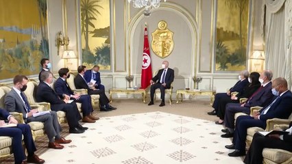 بسبب غياب خارطة طريق واضحة.. الضبابية تخيم على المشهد التونسي