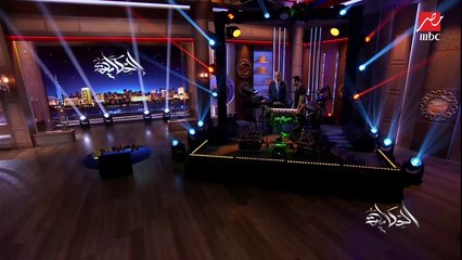 المايسترو عمرو أديب يعزف بالرسم على أجهزة الموسيقار شاشو