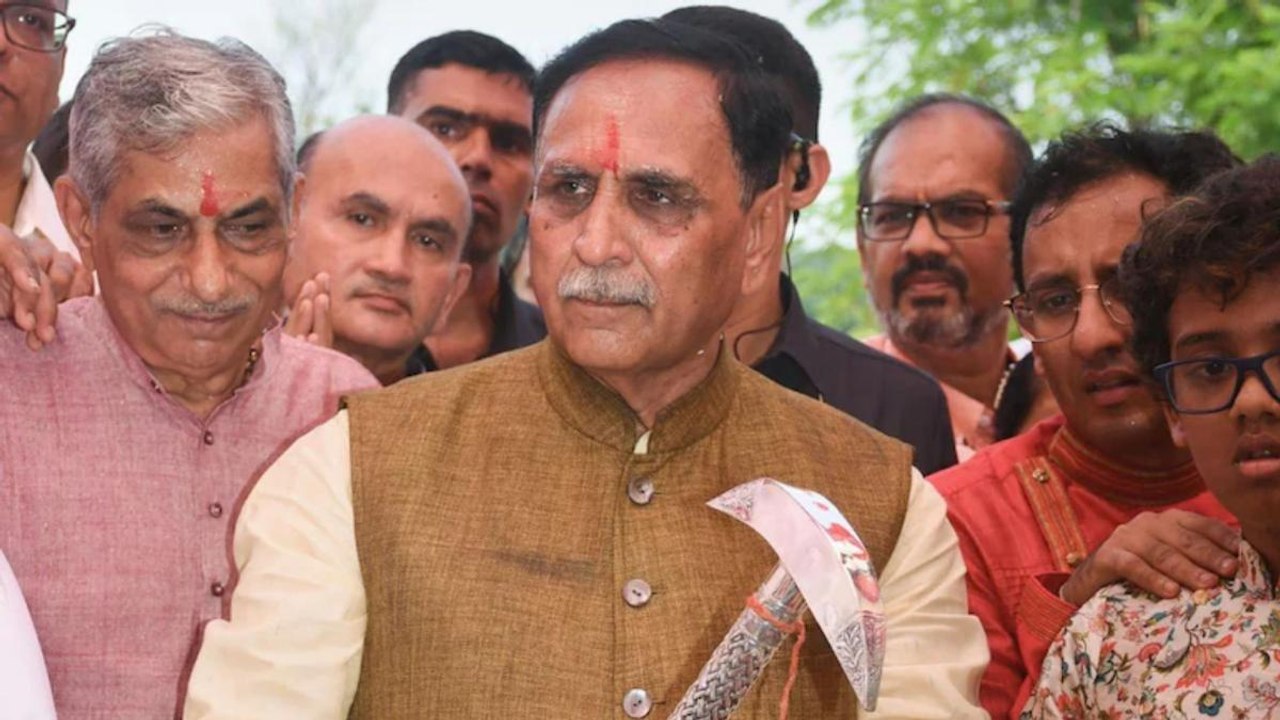 Major reasons behind Vijay Rupani resigination as CM
