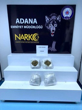 Yolcu otobüsünde yolcunun çantasından 2 kilo 100 gram esrar çıktı