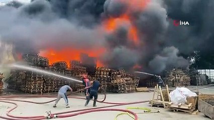 Sakarya'da yangına müdahale eden itfaiye erlerine saldırı
