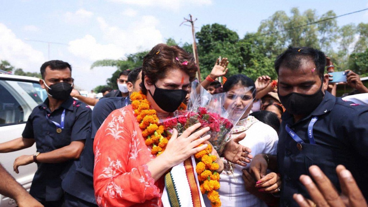 Priyanka in Rae Bareli, met workers after visiting temple