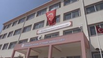 Bakan Özer, Mersin Toroslar Mimar Sinan Mesleki ve Teknik Anadolu Lisesi'nde incelemelerde bulundu