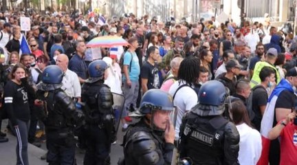 Aşı karşıtları bir kez daha sokaklarda