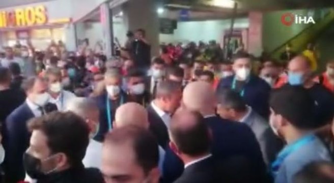 Fenerbahçe taraftarından tepki: 'Ali Koç buraya!'