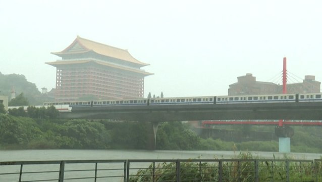 Chanthu unleashes heavy rains and winds on Taipei