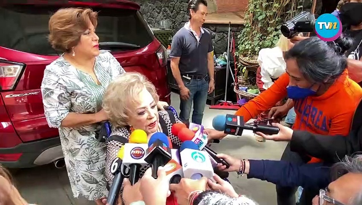 Silvia Pinal celebra su cumpleaños en compañía