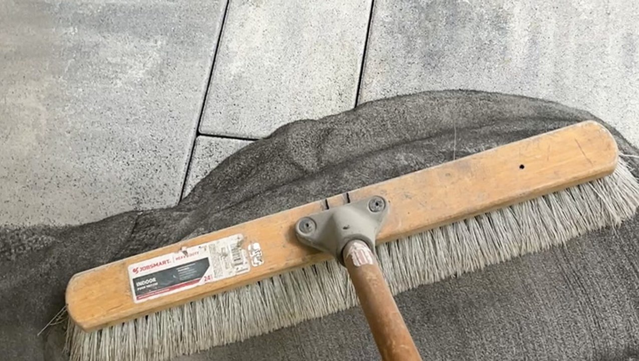 How outdoor patios are grouted with sand
