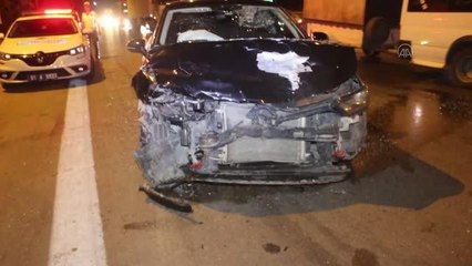 Otobanda üç aracın karıştığı trafik kazasında 9 kişi yaralandı