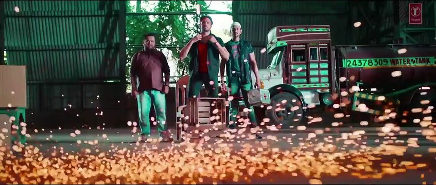 Gaddari_Ki_Ek_Hi_Saja_Hai!_|_Marjaavaan_|_Movie_Clip_|_Riteish_Deshmukh,_Sidharth_M,Tara_S,_Rakul_P