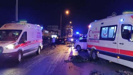 Son dakika... İncir yüklü kamyonet ile otomobilin çarpıştığı kazada 2 kişi yaralandı