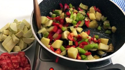 TÜRLÜYÜ BİRDE BÖYLE PİŞİRİNZEYTİNYAĞLI KOLAY TÜRLÜ GÜVEÇ LEZZETİNDE