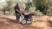 Doğuştan yürüme engelli Mehmet yol istiyor