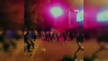 Havai fişekler halayın ortasında patladı