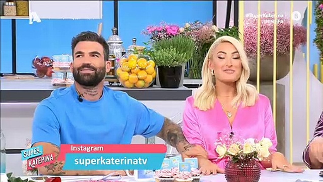 Super Κατερίνα: Γέμισε το πλατό λουλούδια για τ...