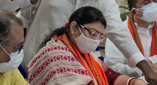 বিজেপি প্রার্থী প্রিয়াঙ্কা টিব্রেওয়াল আজ আলিপুরে তার মনোনয়ন জমা দিলেন | Oneindia Bengali