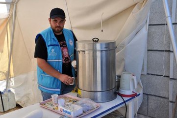 Depremden etkilenince sel bölgesinin gönüllüsü oldu