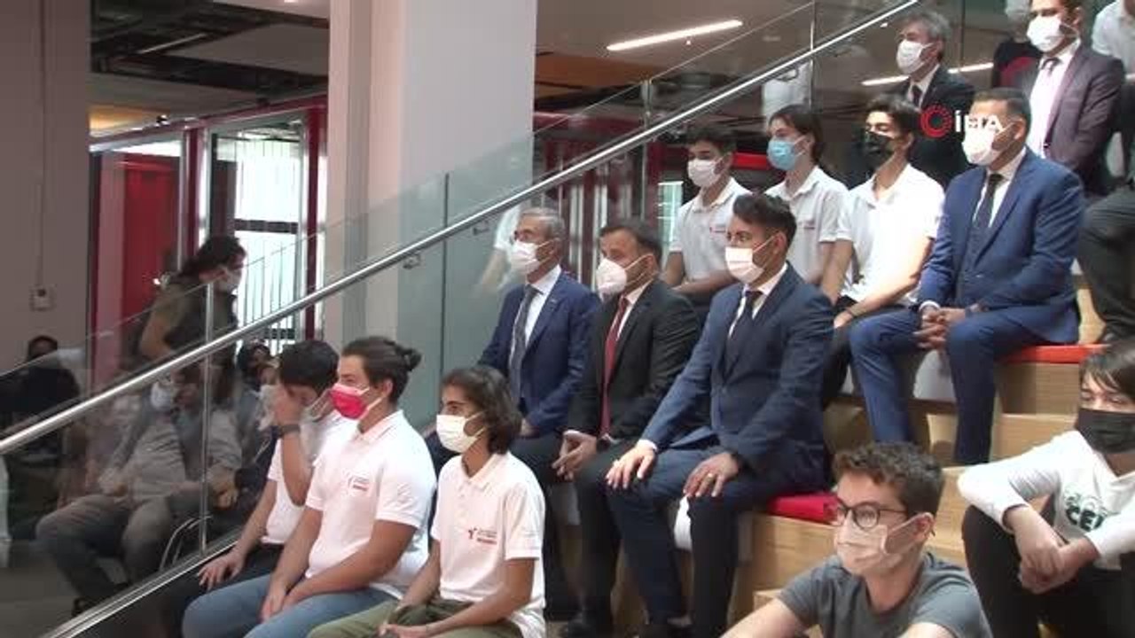 Savunma Sanayii Başkanı İsmail Demir, 'siber güvenlik lisesi'nin eğitim öğretim açılış törenine katıldı
