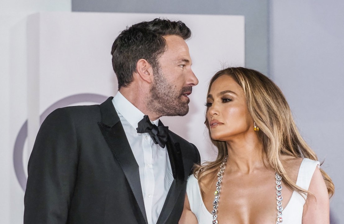 Ben Affleck schützt Jennifer Lopez vor Fan