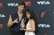 Camila Cabello y Shawn Mendes actúan por separado en los MTV VMAs