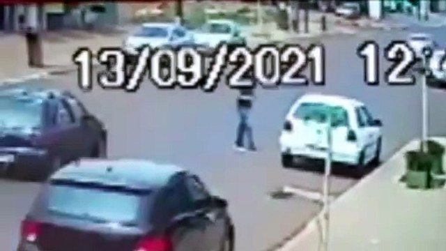 Gol com placas AFK-7574 foi furtado em Cascavel; veja a ação criminosa