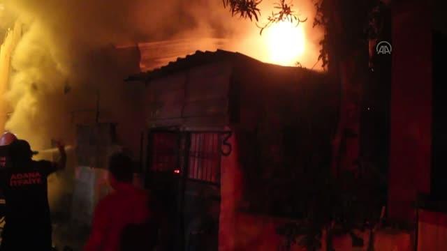 Son dakika haberleri... Halı deposunda kundaklama sonucu çıktığı belirtilen yangın söndürüldü