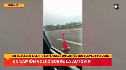 Un camión volcó sobre la autovía