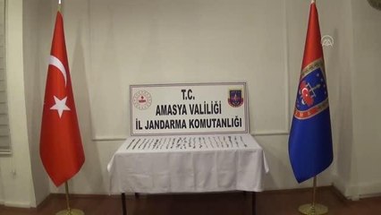 Poşete sarılı kavanozun içinde 312 parça tarihi eser çıktı