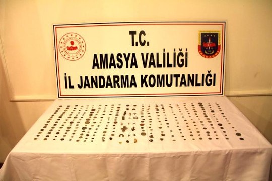Amasya'da kavanozdan tarih çıktı: 312 tarihi eser ele geçirildi