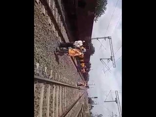 अकोल्याच्या कुरूम येथे मालगाडी रुळावरुन घसरली