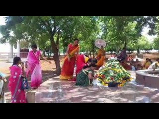 दोनशे महिलांनी केले १.२५ लक्ष बेलपत्र अर्पण!